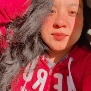 Meet your Posher, Selena